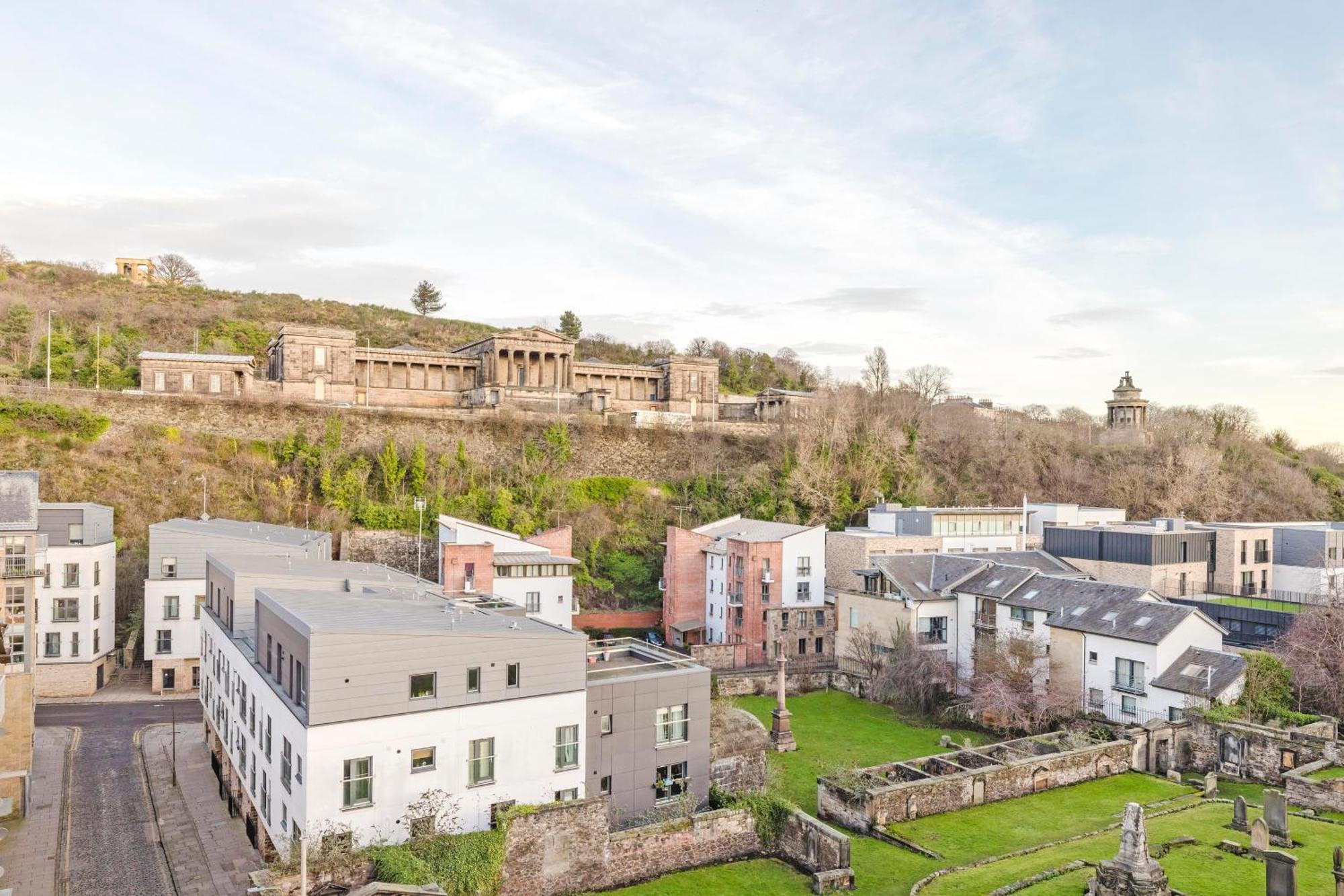 Joivy Stylish Apartment With Balcony In Old Town Edimburgo Exterior foto