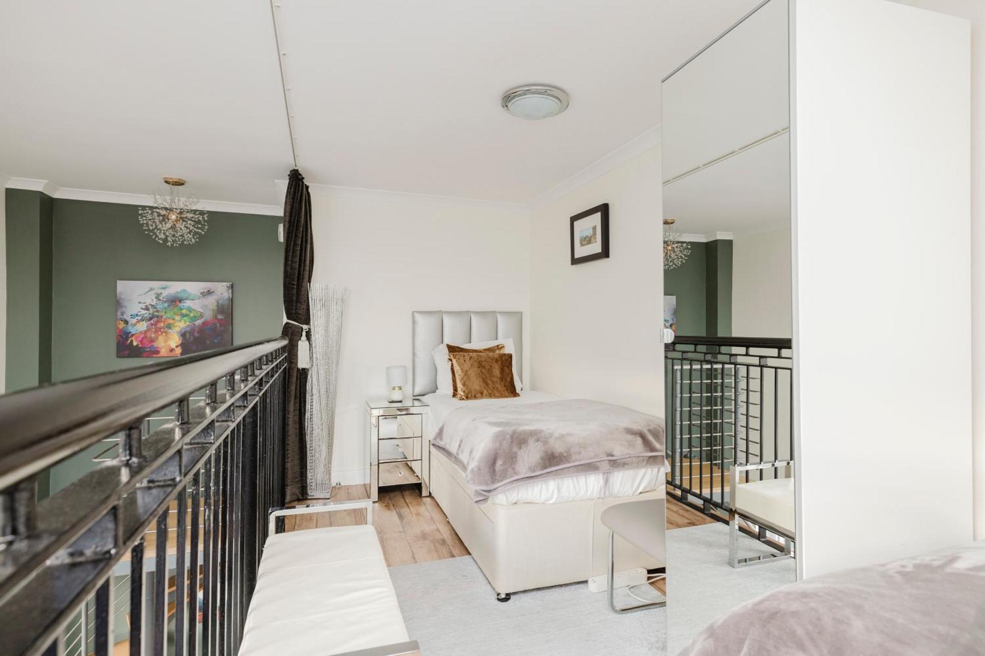 Joivy Stylish Apartment With Balcony In Old Town Edimburgo Exterior foto