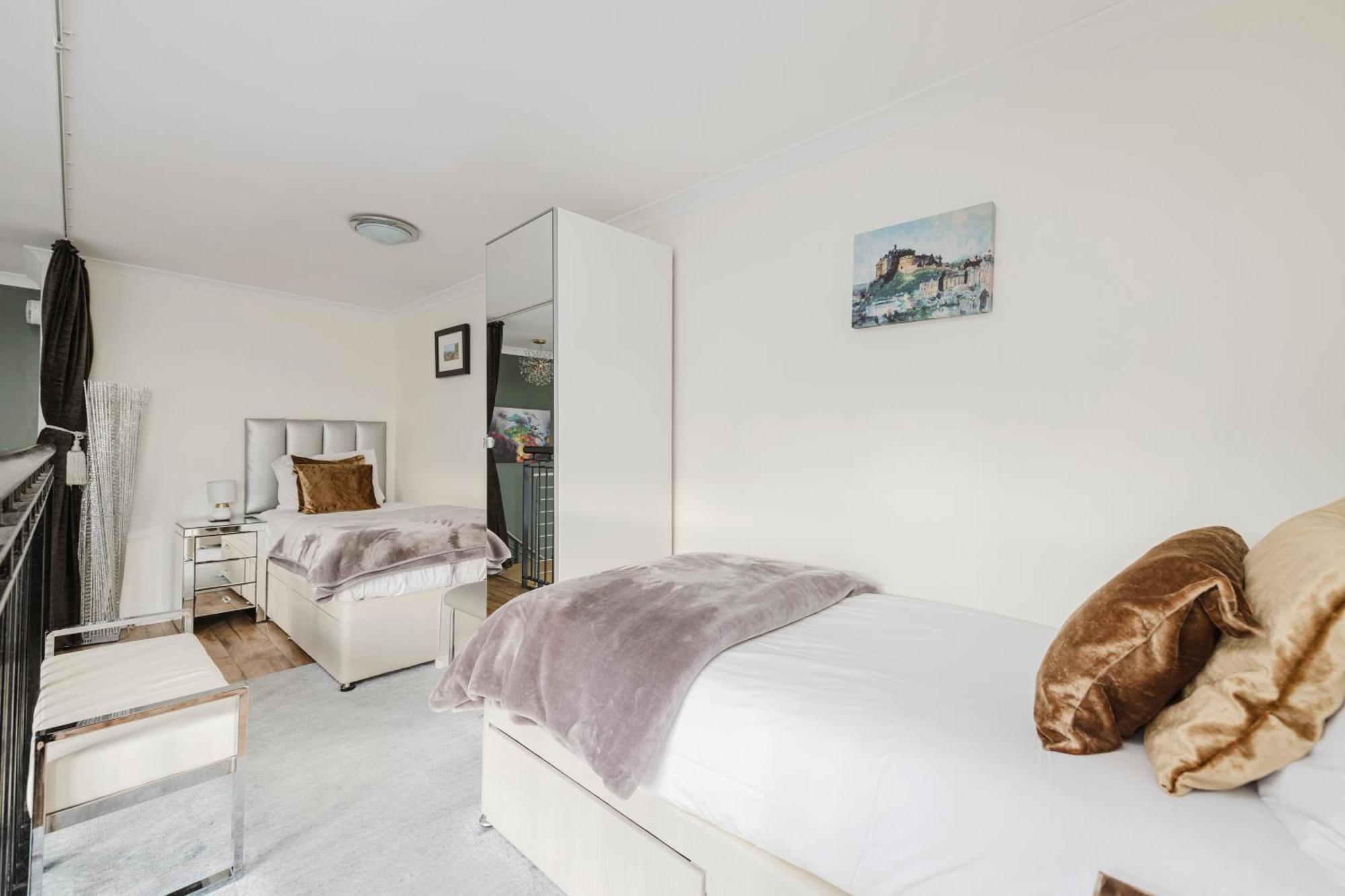Joivy Stylish Apartment With Balcony In Old Town Edimburgo Exterior foto