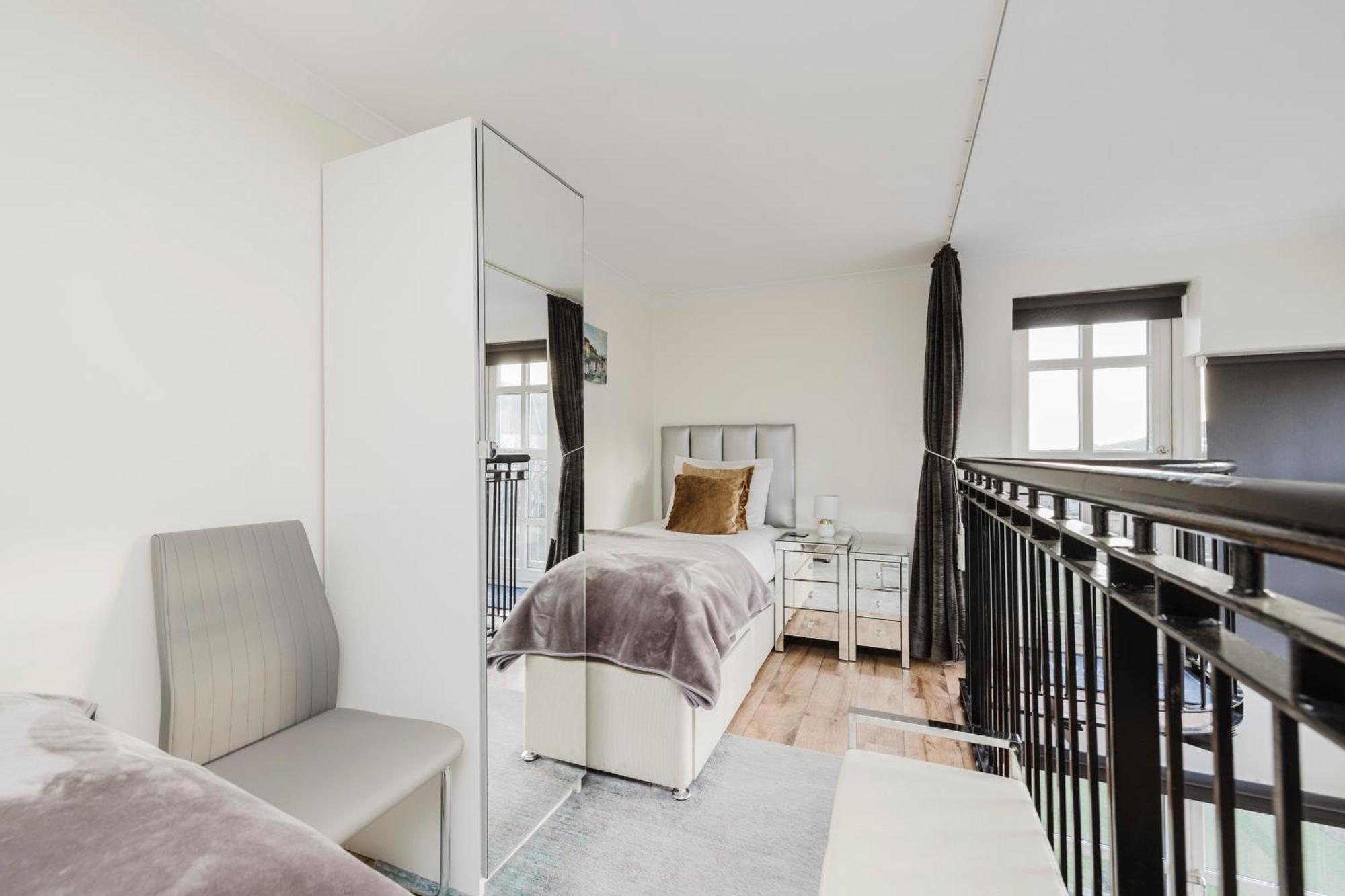 Joivy Stylish Apartment With Balcony In Old Town Edimburgo Exterior foto